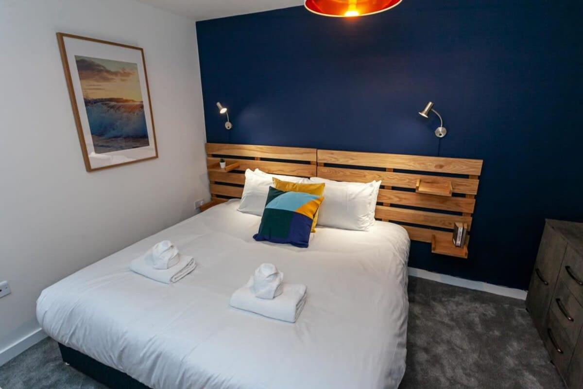 Stunning 2 Bed Flat 5Min To Old Trafford Stadium Manchester Kültér fotó