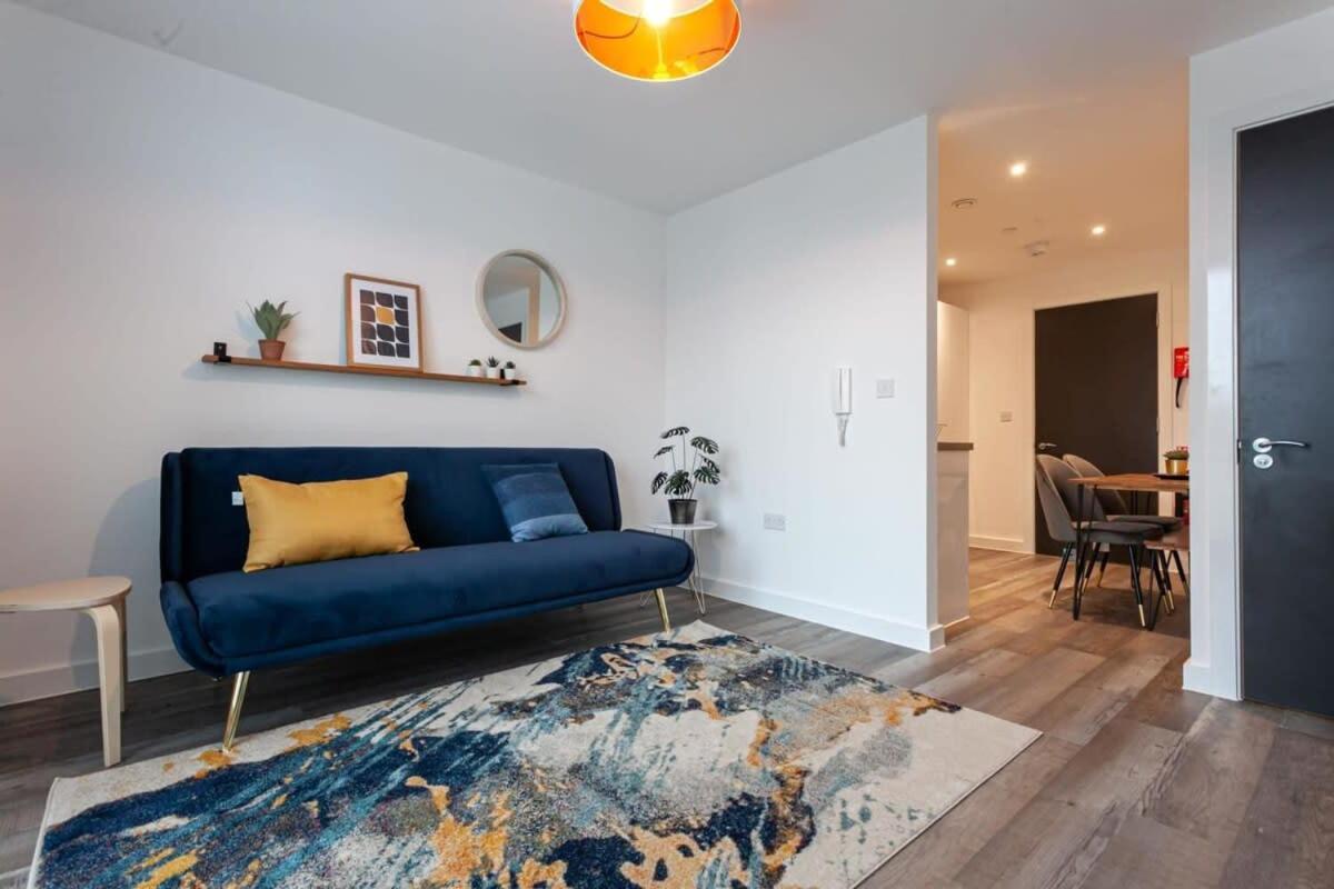Stunning 2 Bed Flat 5Min To Old Trafford Stadium Manchester Kültér fotó