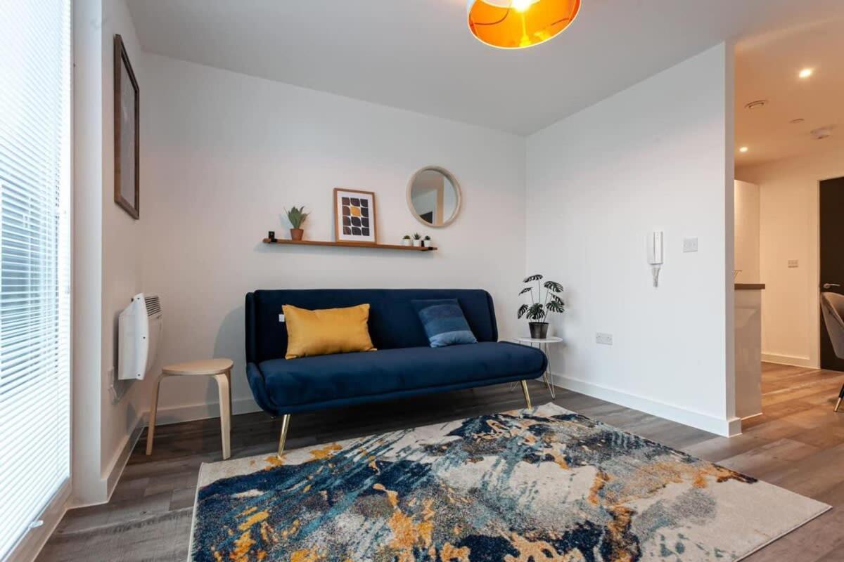 Stunning 2 Bed Flat 5Min To Old Trafford Stadium Manchester Kültér fotó